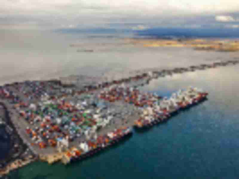 Dockers stall full-scale strike at Vancouver container terminals