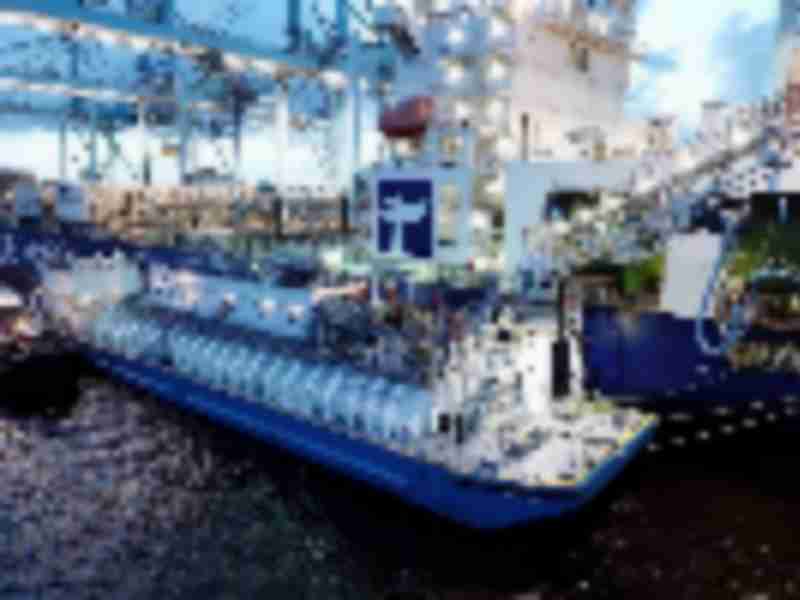 JAX LNG and TOTE complete first renewable LNG bunkering in the US
