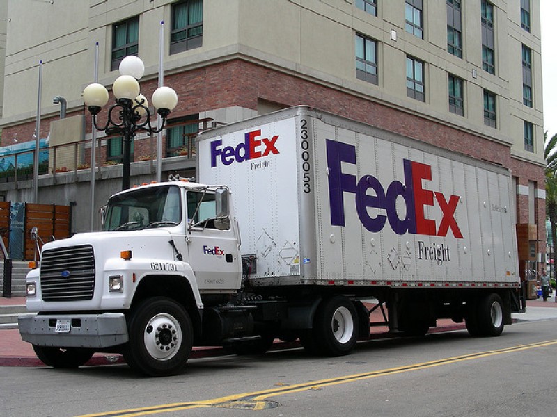 FedEx’s Amazon freeze-out sets up delivery wars
