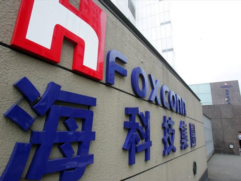 Foxconn to shed light on Chinas tech manufacturing sector as iPhone headwinds mount