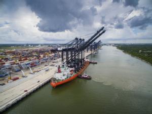 https://www.ajot.com/images/uploads/article/houston-ship-to-shore-cranes.png