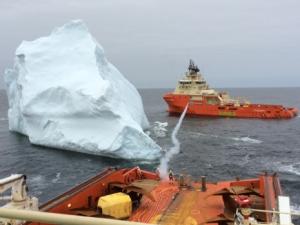https://www.ajot.com/images/uploads/article/irving-iceberg-rope-line-shot-between-two-vessels.jpeg
