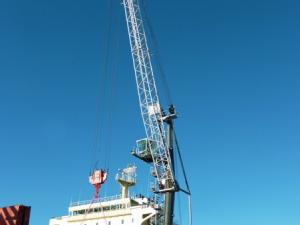 https://www.ajot.com/images/uploads/article/liehberr-lhm-280-mobile-harbour-crane-bulk-handling-rotabox-qube-australia.jpeg