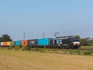 https://www.ajot.com/images/uploads/article/maersk-first-block-train-southern-west-europe-asia-1024x576_v1.jpg
