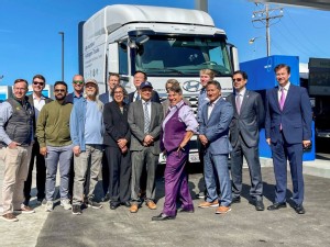 Port of Oakland celebrates hydrogen-powered trucks project