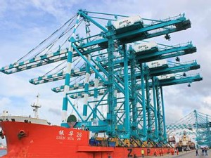 https://www.ajot.com/images/uploads/article/ptp-tallest-ship-to-shore-quay-cranes.jpg