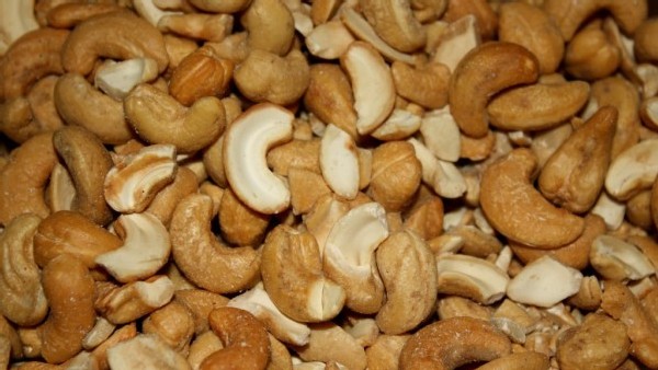 https://www.ajot.com/images/uploads/article/roasted-cashews.jpg