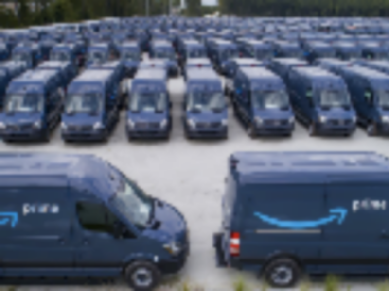 Amazon’s van-buying spree delivers a gift to auto industry