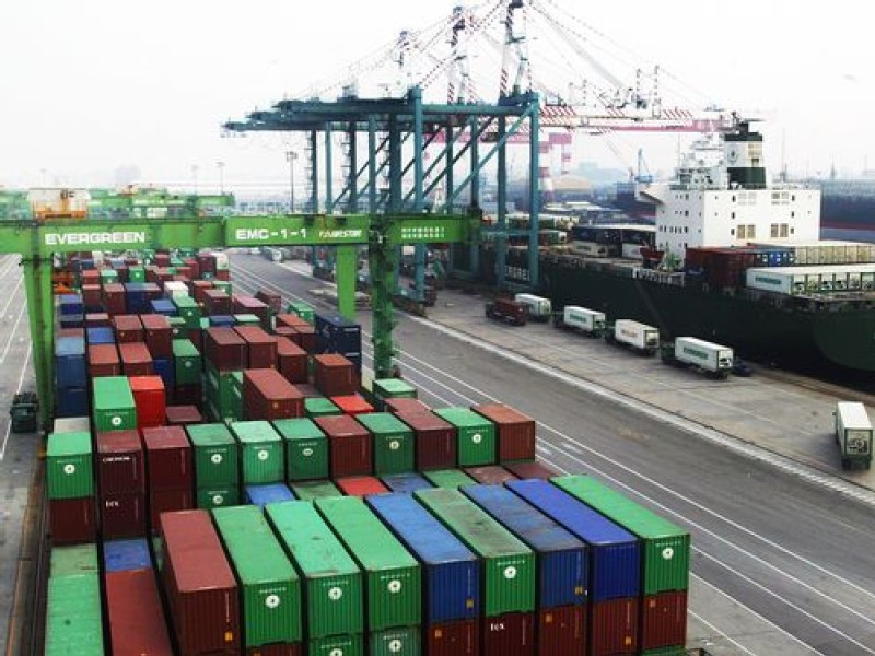 Taiwan bucks global slump with record surge in export orders
