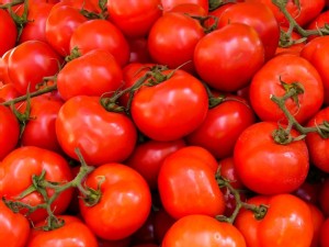 https://www.ajot.com/images/uploads/article/tomatoes-large.jpg