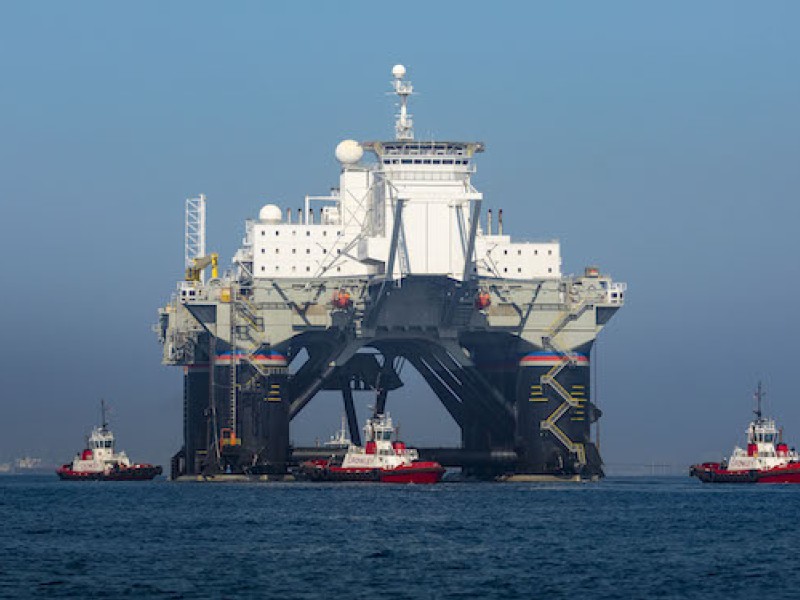 Crowley tugs work together to load LP Odyssey launch platform for offshore ship transfer