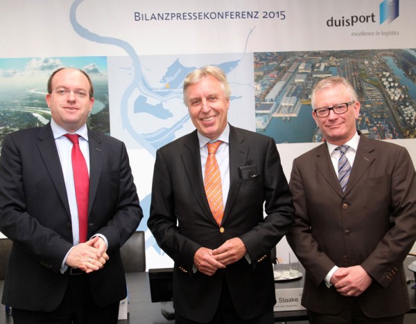 From left to right (©duisport/Köppen): Markus Bangen (Member of the Executive Board), Erich Staake (Chief Executive Officer ), Prof. Thomas Schlipköther (Member of the Executive Board) 