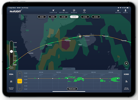 The picture shows the strength of AVTECH’s weather tools: While the normal 140K CAT forecast (clear air turbulence) predicts both light, moderate and severe weather for approximately 1 hour and 45 minutes, the tailored High-Resolution CAT forecast predicts only occasional, light turbulence.