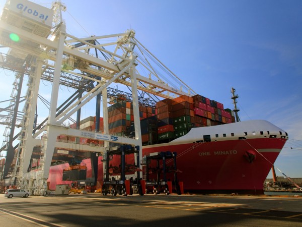  Ocean Network Express Pte. Ltd.’s new ONE MINATO , with a capacity of 14,000 teus, is characteristic of the megacontainerships now routinely calling at the Port of NY & NJ.