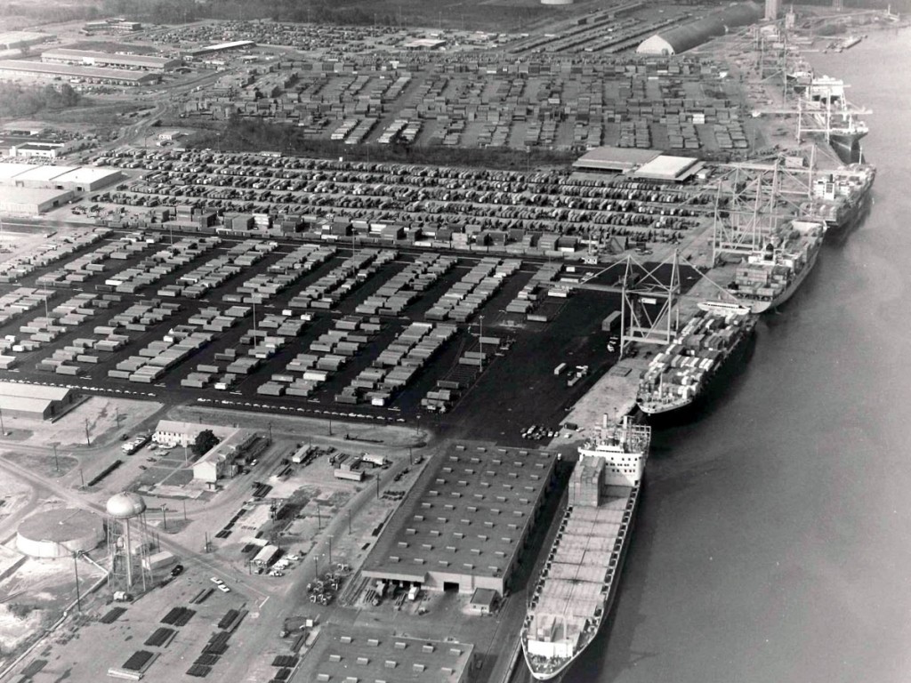 By the 1980s, Garden City Terminal had begun its transformation into a modern facility for handling containerized cargo.