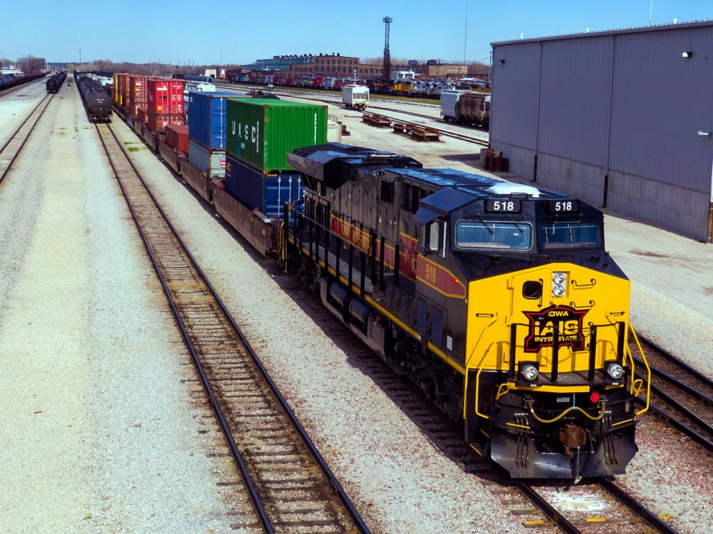 Iowa Interstate Railroad Ltd. furnishes regional service between markets of Chicago and Omaha, Nebraska. (Photo credit: Rafter VanDriessche) 