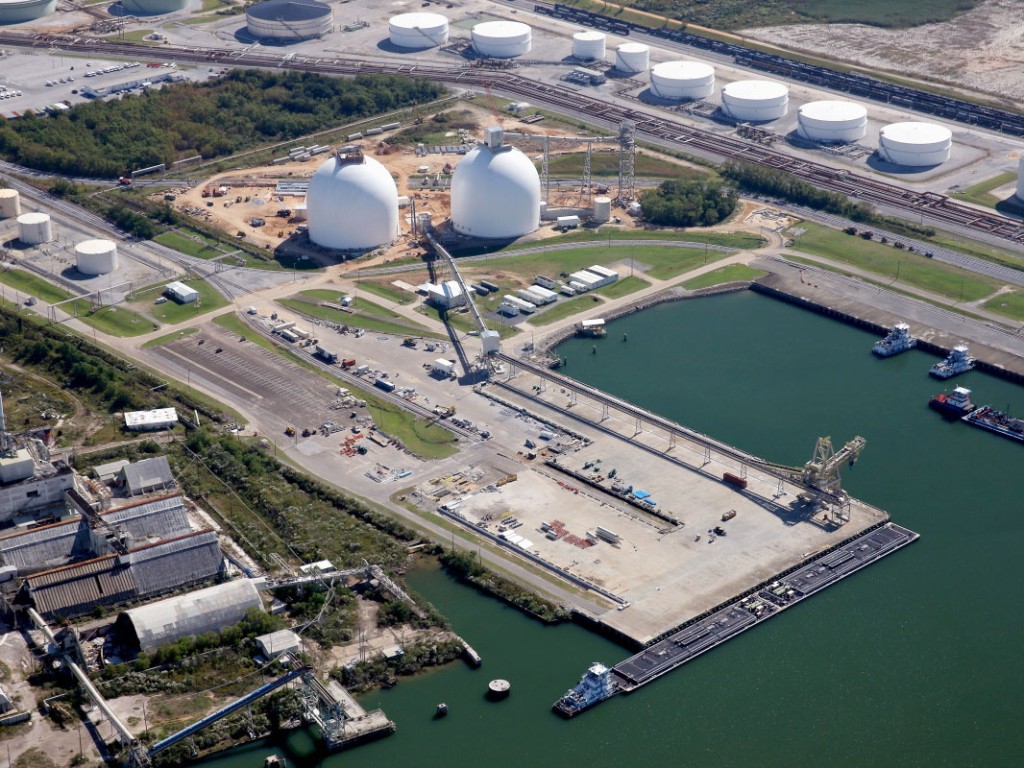 Two storage domes and conveyor system have been constructed at Enviva’s wood pellet export terminal at the Port of Pascagoula. 