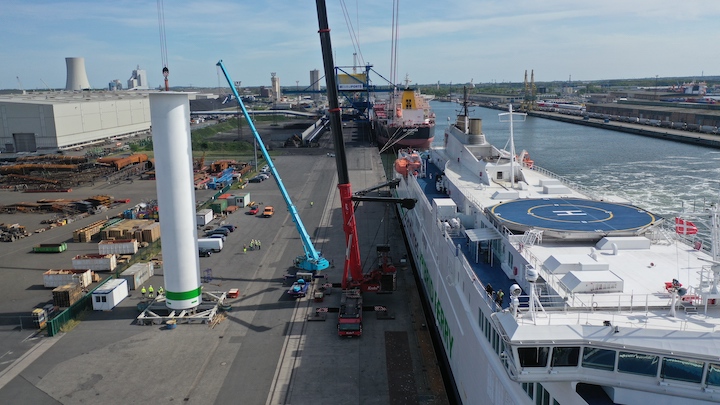 Installation of the Norsepower Rotor Sail on Scandlines' second vessel, MV Berlin. Credit: Scandlines