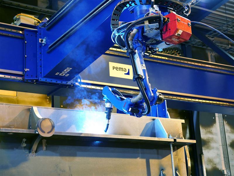 PEMA robot welding station is programmed with the easy and fast PEMA WedlControl 300 OFFLINE.