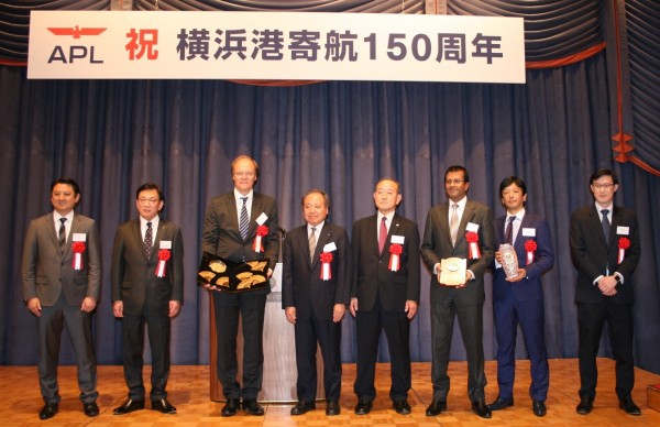 On behalf of APL, Chief Executive Officer, Mr. Nicolas Sartini (3rd from left) renews its commitment towards the advancement of Japan’s maritime sector with President of Yokohama-Kawasaki International Port Corporation, Mr. Masamichi Morooka (2nd from left); Director General of Port & Harbour Bureau, City of Yokohama, Mr. Shinsuke Ito (4th from left); and President of Yokohama Port Corporation, Mr. Fumio Sakurai (5th from left).