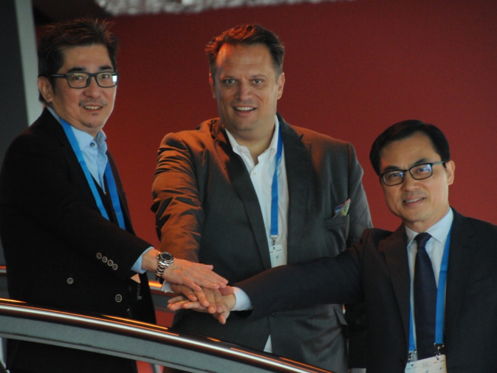 Stanley Chan, Managing Partner Cross Staff Asia Pacific Ltd., Bodo Knop, Chairmen of the Board XSTAFF GmbH and Raymond Chen, President of Unitrans Group Co. Lt. (left to right), optimistic about the future_ (Copyright Photo: Anya Bartels-Suermondt)