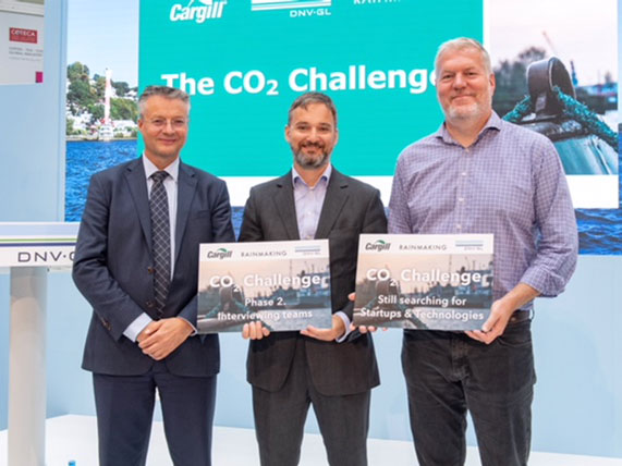 Celebrating the launch of Stage 2 of the CO2 Challenge at the DNV GL Forum. (L to R: Trond Hodne, DNV GL - Maritime Sales and Marketing Director, George Wells, Global Head of Assets and Structuring at Cargill, and Alex Farcet, Partner, Rainmaking.)