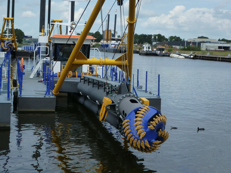 The CSD350 is a dismountable cutter suction dredger which has a dredging depth between 1 and 9 m