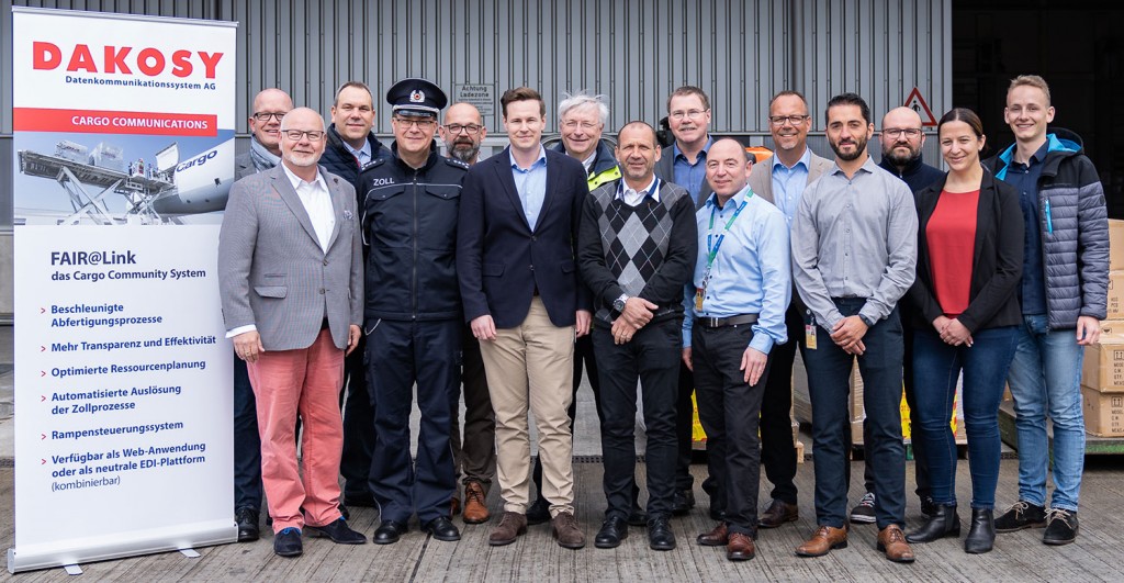 The project group, consisting of Hamburg Airport, DAKOSY, CROSS FREIGHT, Delta Stallion, a.hartrodt, Sable, LUG, Swissport, the Hamburg Airport Customs Office and the Hamburg Freight Forwarders Association, today officially starts the project FAIR@Link at the Hamburg Airport Cargo Center.