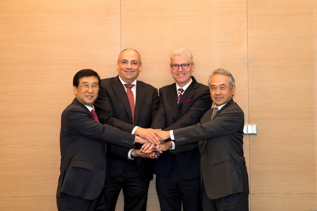 From left to right : Jae-hoon Bae (President and CEO of HMM), Rolf Habben Jansen (CEO of Hapag-Lloyd), Jeremy Nixon (CEO of Ocean Network Express), Bronson Hsieh (Chairman and CEO of Yang Ming)