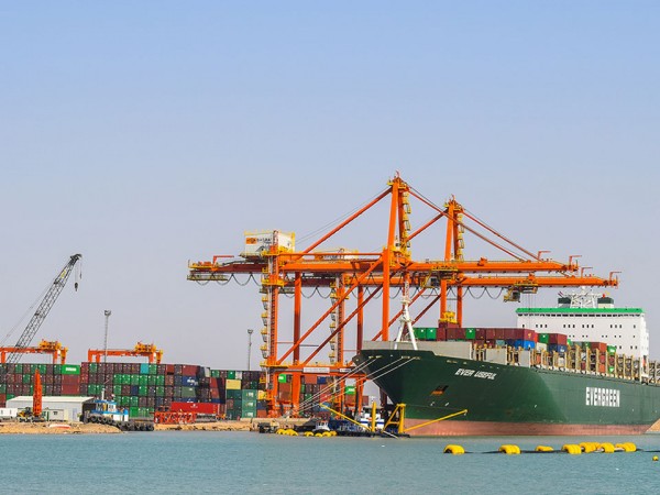The Ever Useful alongside Berth 27 at Basra Gateway Terminal, North Port Umm Qasr, highlights the port’s growing ability to accept direct services which utilize larger vessels.