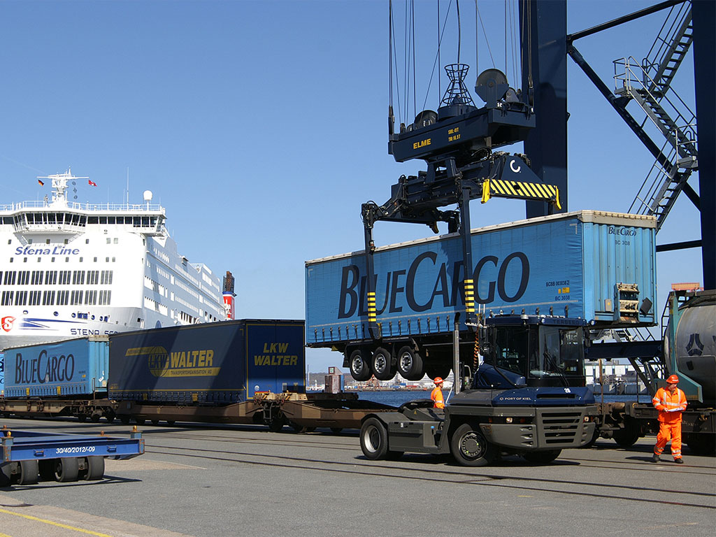 Intermodal Cargo Handling at Schwedenkai