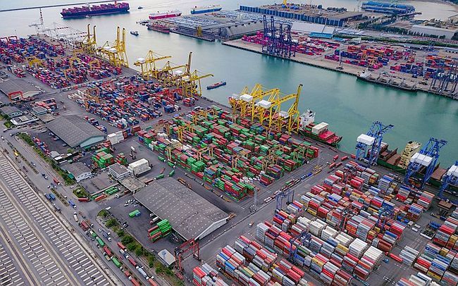 JWD InfoLogistics (SET: JWD), ASEAN top specialist in supply chain solutions, will acquire up to 20% of ESCO, the operator of international container terminals at 3 locations within Thailand's Laem Chabang deep-sea port.