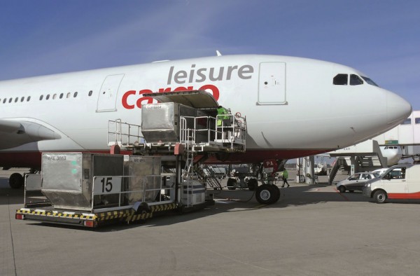 Leisure Cargo - Loading of container