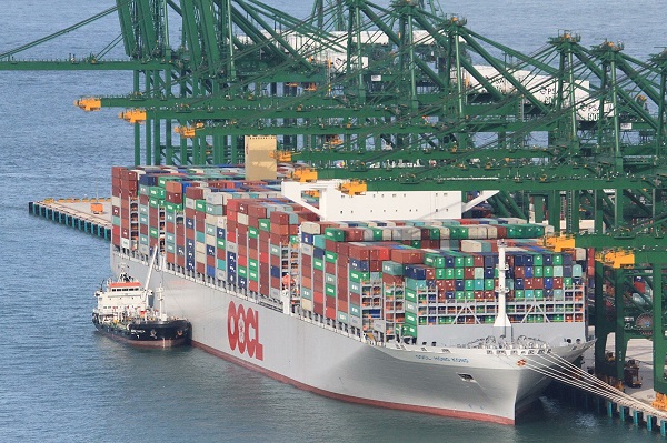 OOCL Hong Kong was the first containership in the world to break through the 21 thousand TEU mark