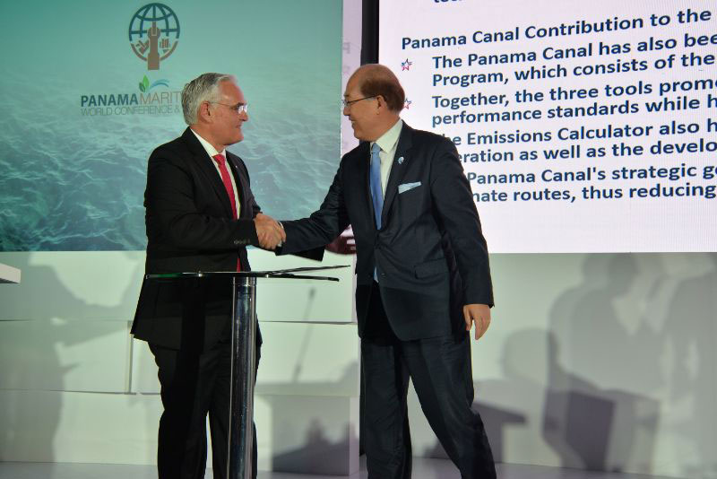 Panama Canal Administrator Jorge L. Quijano and IMO Secretary-General Kitack Lim at the Panama Maritime World Conference and Exhibition on March 18.