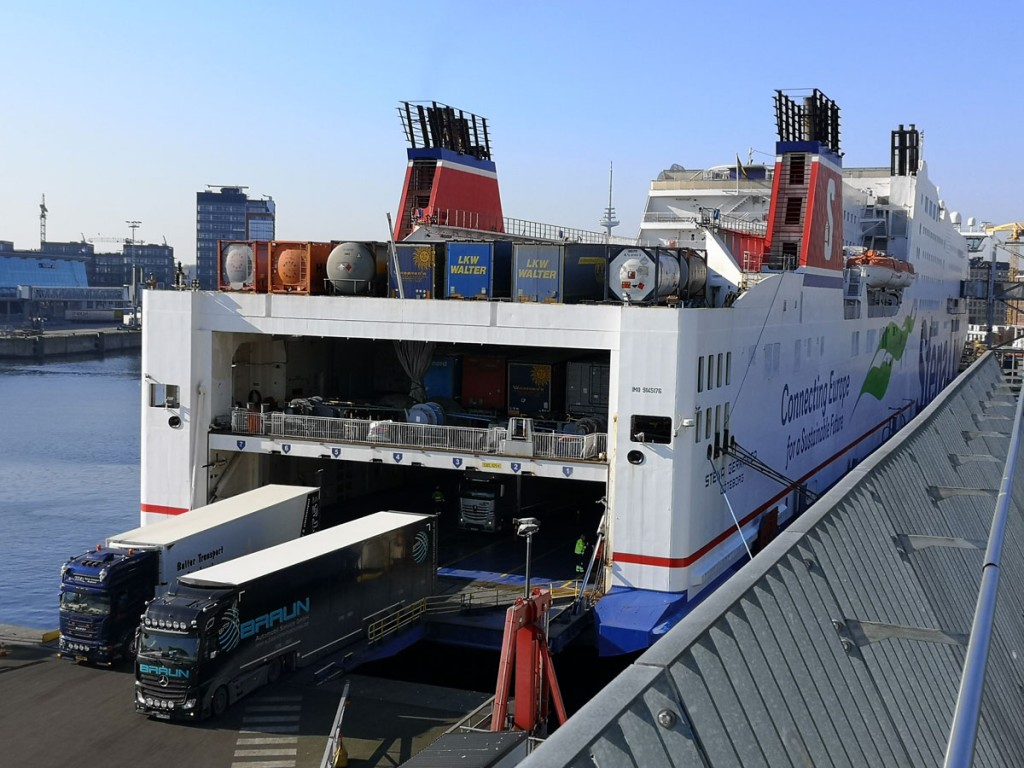 RoRo-cargo handling at Schwedenkai - Photo couertesy of Port of Kiel