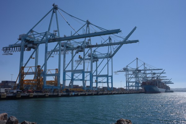 Ship-to-shore_cranes-port-los-angeles.jpg