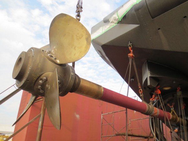 Aligning the propeller shaft on a vessel during drydocking