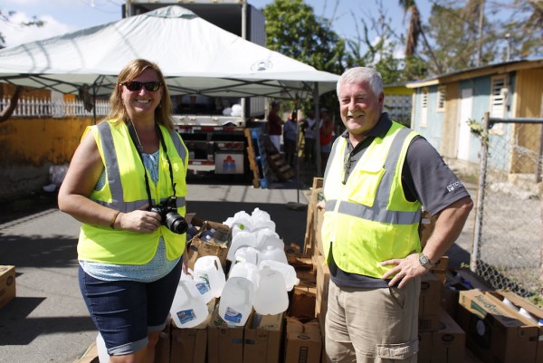 Deb and Robin Roberts distributing good in Loiza, Puerto Rico