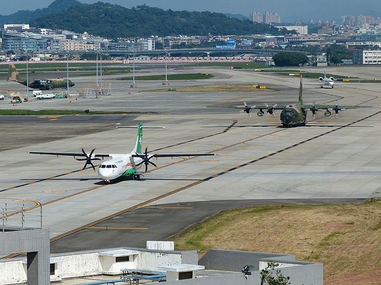 UNI Air ATR 72-600 B-17011, ROCAF C-130H 1307, Deer Jet Gulfstream G550 B-8135 Taxiing at Taipei Songshan Airport