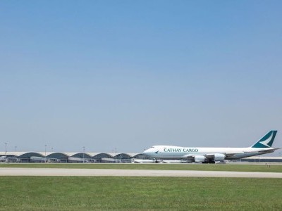 https://www.ajot.com/images/uploads/article/Cathay_tarmac.jpeg