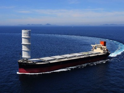 https://www.ajot.com/images/uploads/article/MSC-coal-carrier-SHOFU-MARU-with-the-Wind-Challenger.jpg