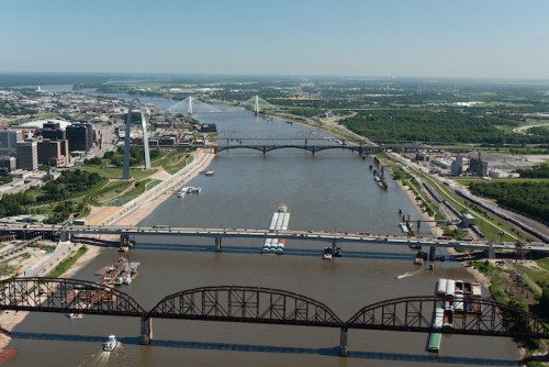 https://www.ajot.com/images/uploads/article/Barge_traffic_Mississippi_River_STL_1.jpg