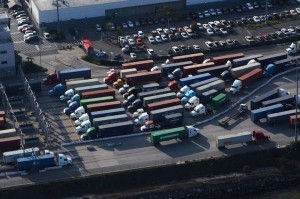 LA port truckers seek to unionize in new gig work showdown