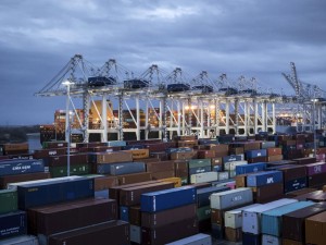 U.S. ports set new record for imports