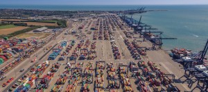 Konecranes provides 17 automated rubber-tired gantry cranes in fully integrated solution for Port of Felixstowe