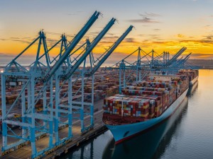 https://www.ajot.com/images/uploads/article/Eugen-Maersk-at-APM-Terminals-Pier-400-Los-Angeles_sunset.jpg