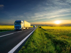 Bolloré Logistics decarbonises its road solutions with its new biofuel truck