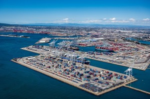 Port of Long Beach moves record cargo despite logjams
