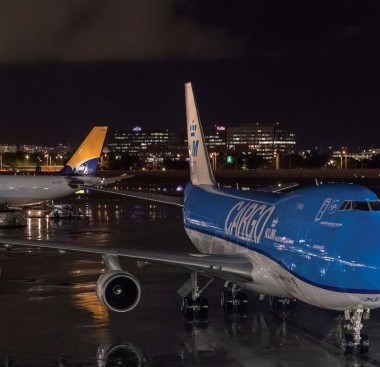 https://www.ajot.com/images/uploads/article/757_KLM_Cargo_747-400F_at_Miami.jpg